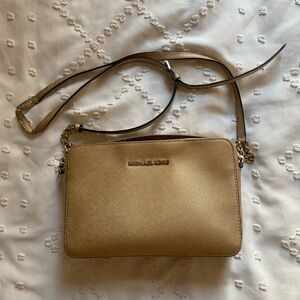 Michael Kors Gold Jet Set Large Crossbody Bag